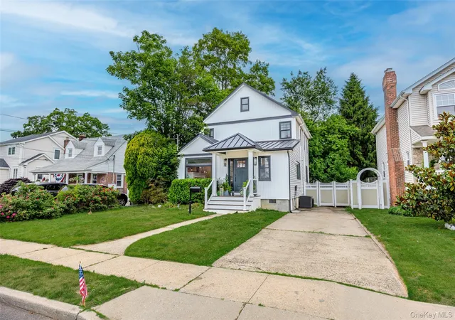 4th image of 246 Oak St, Hempstead, NY 11710 | MLS# 1007708