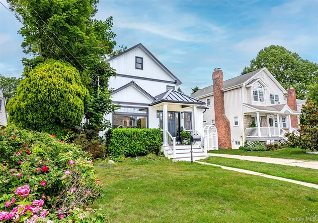 5th image of 246 Oak St, Hempstead, NY 11710 | MLS# 1007708