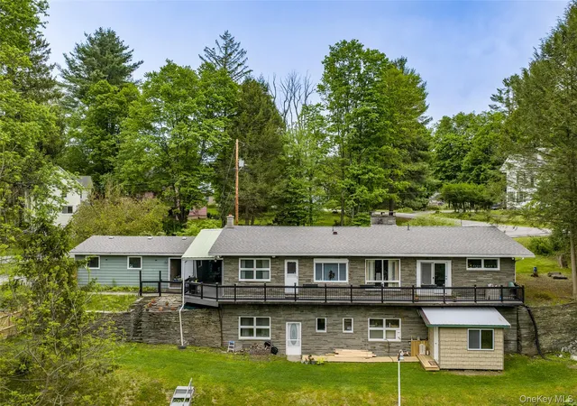 Homes for sale in Hancock, NY | 413 Pennsylvania Ave, Hancock, NY 13783 | MLS# 1007711