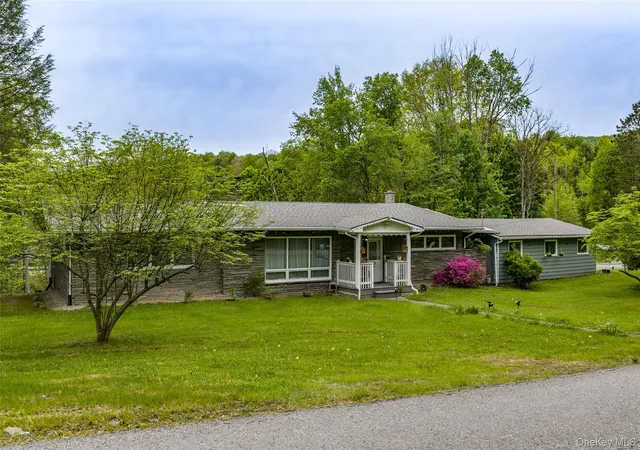 Homes for sale in Hancock, NY | 413 Pennsylvania Ave, Hancock, NY 13783 | MLS# 1007711
