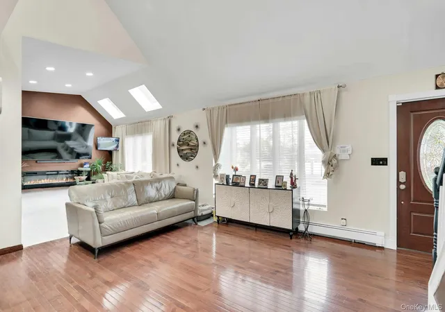 4th image of 129 Gleeland St, Babylon, NY 11729 | MLS# 1007714