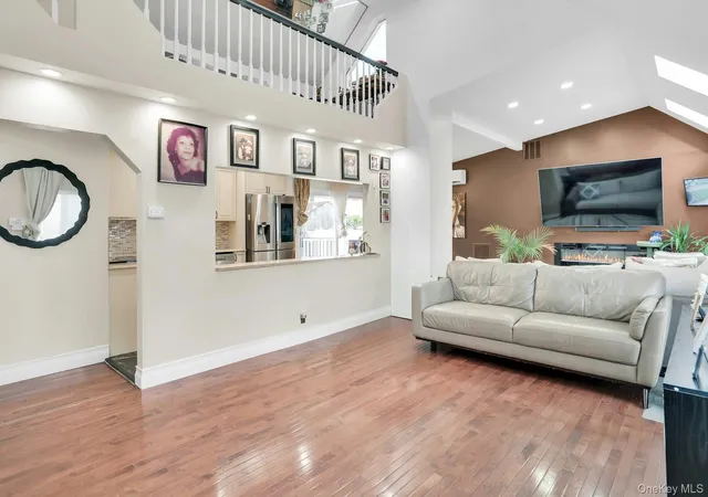 5th image of 129 Gleeland St, Babylon, NY 11729 | MLS# 1007714