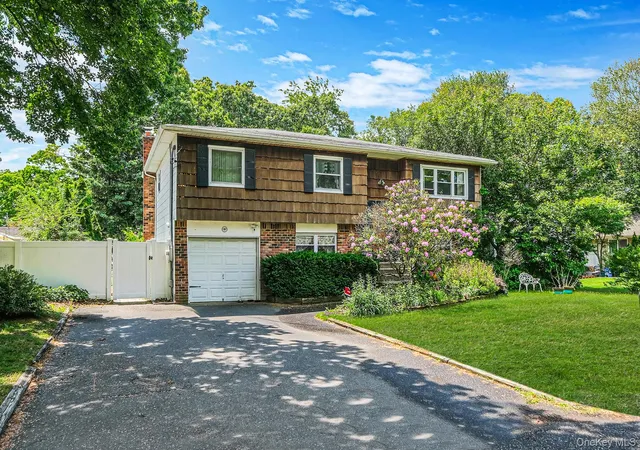 1st image of 4 Dogwood Ave, Farmingville, NY 11738 | MLS# 1007723