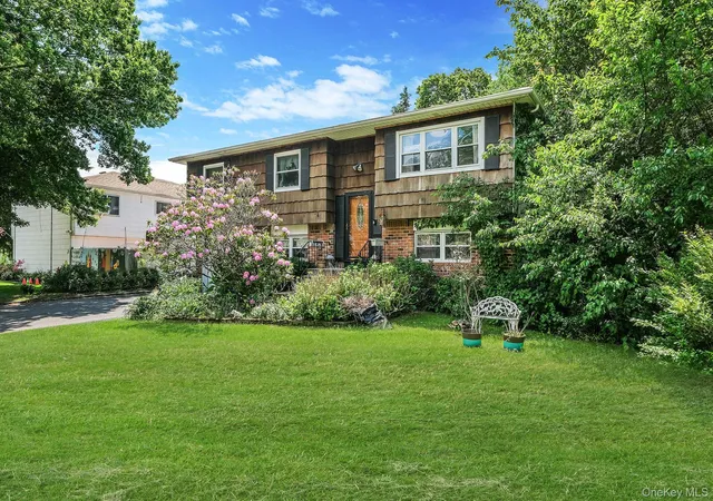 3rd image of 4 Dogwood Ave, Farmingville, NY 11738 | MLS# 1007723