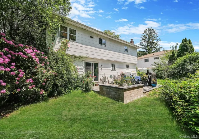 5th image of 4 Dogwood Ave, Farmingville, NY 11738 | MLS# 1007723