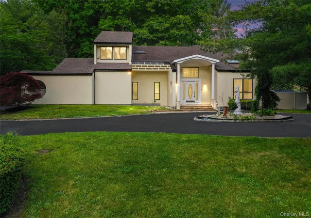 Photo 1 of Single family home for sale at 126 Bagatelle Rd, Huntington, NY 11746 | MLS# 1007738 | Listing updated on 2026-10-04