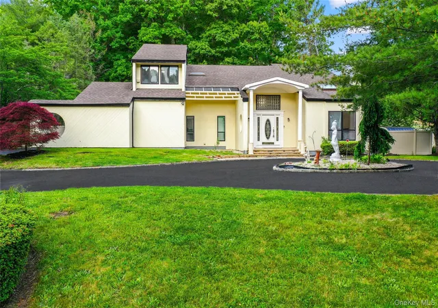Photo 2 of Single family home for sale at 126 Bagatelle Rd, Huntington, NY 11746 | MLS# 1007738 | Listing updated on 2026-10-04