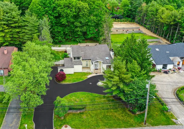 5th image of 126 Bagatelle Rd, Huntington, NY 11747 | MLS# 1007738