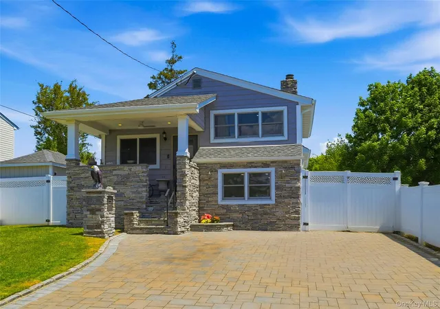 2nd image of 732 S 5th St, Lindenhurst, NY 11757 | MLS# 1007755