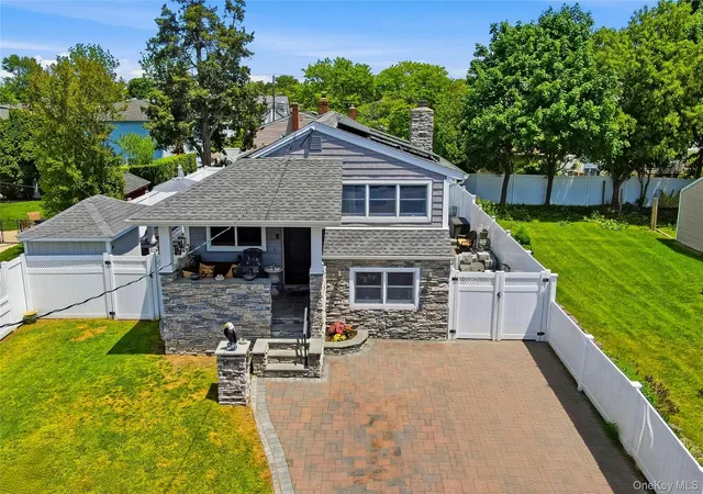 3rd image of 732 S 5Th St, Lindenhurst, NY 11757 | MLS# 1007755