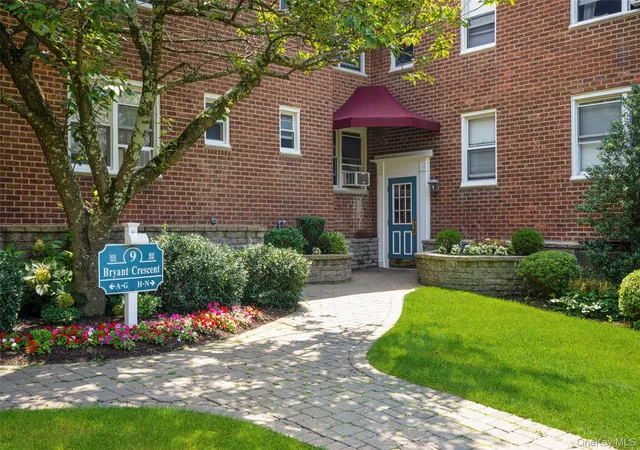 Photo 4 of House for sale at 9 Bryant Crescent #1J, White Plains, NY 10605 | MLS# 1007757 | Listing updated on 2026-09-04