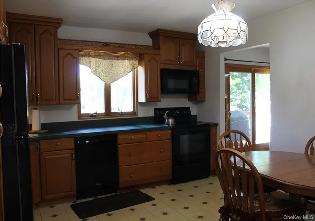 5th image of 69 Appel Dr E, Shirley, NY 11967 | MLS# 1007764