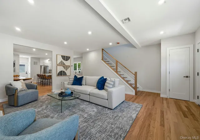 2nd image of 134 Murray Ave, North Hempstead, NY 11050 | MLS# 1007770