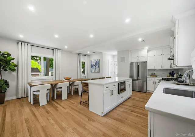 5th image of 134 Murray Ave, North Hempstead, NY 11050 | MLS# 1007770