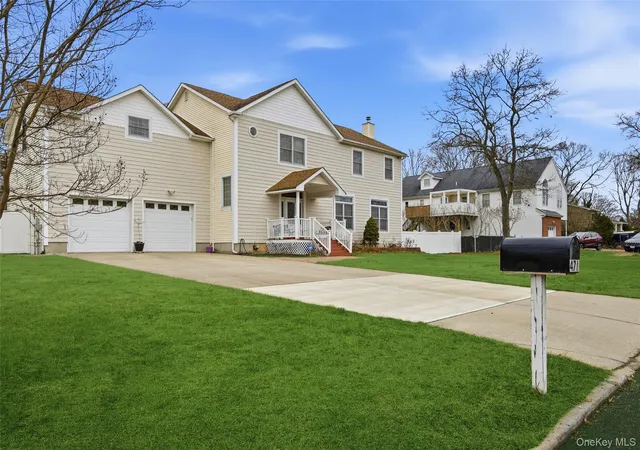 2nd image of 471 Southport St, Ronkonkoma, NY 11779 | MLS# 1007781