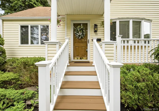 3rd image of 71 E 17Th St, Huntington Station, NY 11746 | MLS# 1007784