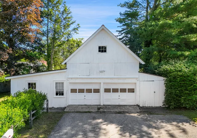 Homes for sale in Bedford, NY | 453 Old Post Rd, Bedford, NY 10506 | MLS# 1007795
