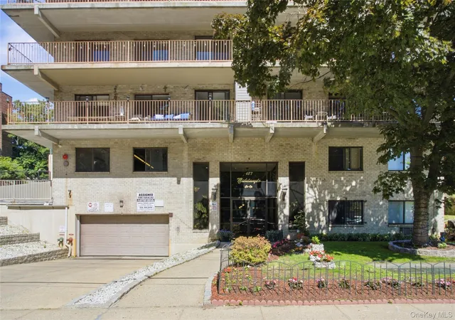 2nd image of 687 Bronx River Rd, Yonkers, NY 10704