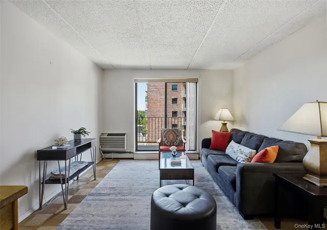 2nd image of 687 Bronx River Rd #6C, Yonkers, NY 10704 | MLS# 1007831