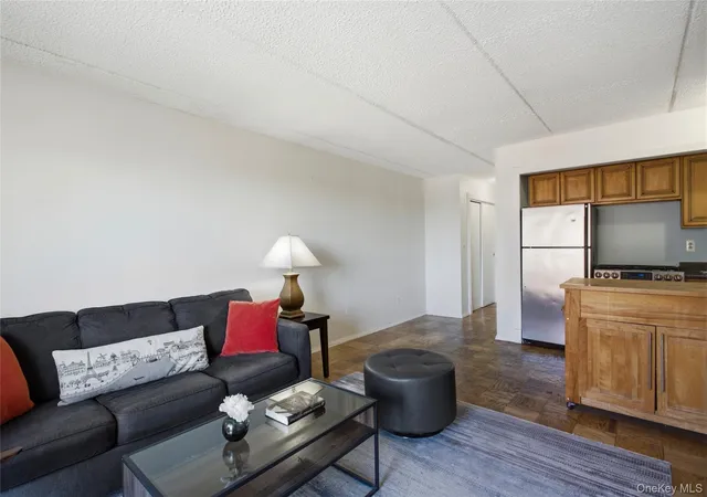 Photo 4 of House for sale at 687 Bronx River Rd #6C, Yonkers, NY 10704 | MLS# 1007831 | Listing updated on 2026-09-26