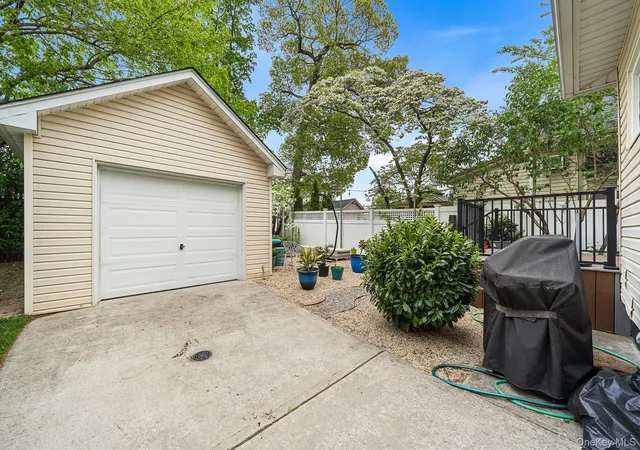 Photo 20 of Single family home for sale at 123 East Ave, Hempstead, NY 11580 | MLS# 1007839 | Listing updated on 2026-10-11
