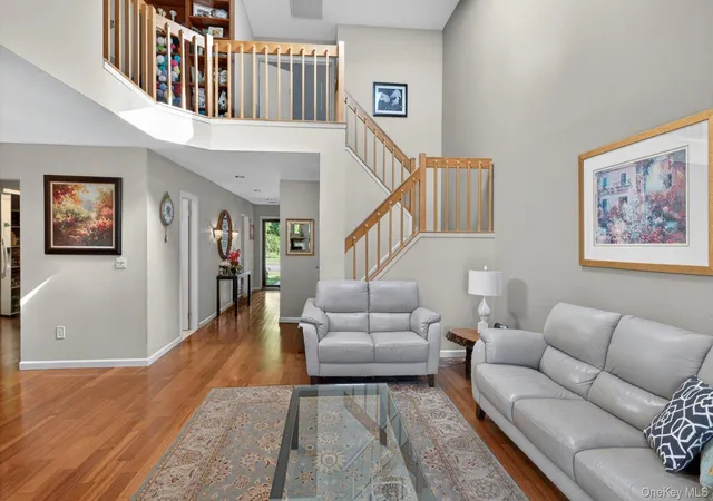 3rd image of 86 Hidden Ponds Cir, Smithtown, NY 11787 | MLS# 1007842