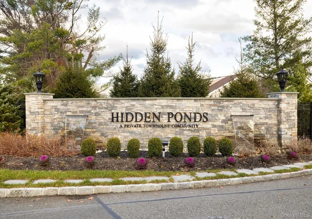 44th image of 86 Hidden Ponds Cir, Smithtown, NY 11787 | MLS# 1007842
