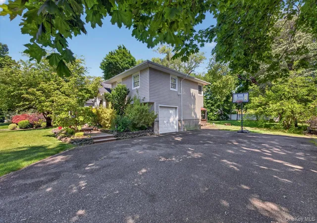 33rd image of 137 Ketay Dr S, East Northport, NY 11731 | MLS# 1007853