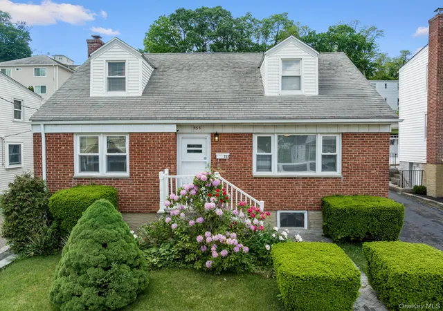 2nd image of 233 Woodland Ave, Yonkers, NY 10703 | MLS# 1007872