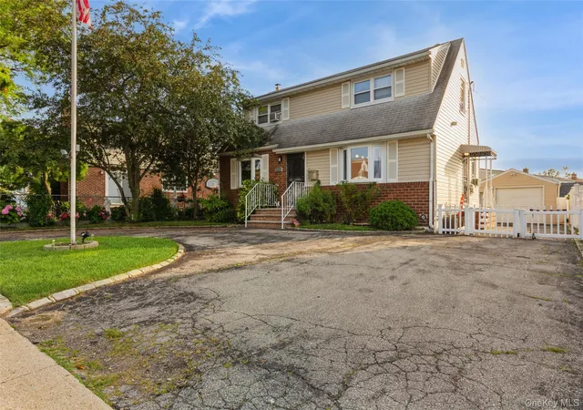 Photo 2 of Single family home for sale at 91 Grant Dr E, Hempstead, NY 11580 | MLS# 1007883 | Listing updated on 2026-10-03