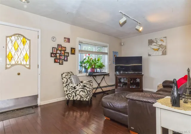 Photo 3 of Single family home for sale at 91 Grant Dr E, Hempstead, NY 11580 | MLS# 1007883 | Listing updated on 2026-10-03