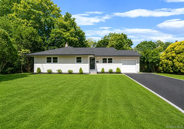 1st image of 928 Manor Ln, Bay Shore, NY 11706 | MLS# 1007897