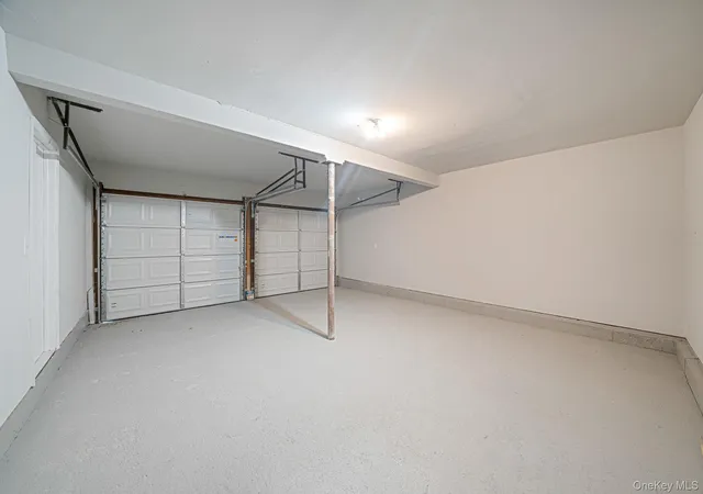 34th image of 6 Barclay Dr, Coram, NY 11727 | MLS# 1007921