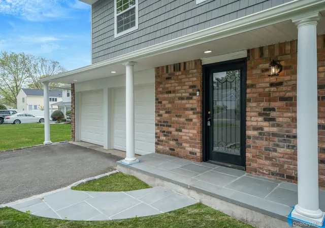 4th image of 6 Barclay Dr, Coram, NY 11727 | MLS# 1007921