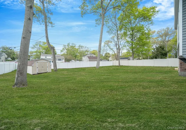 5th image of 6 Barclay Dr, Coram, NY 11727 | MLS# 1007921