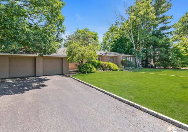 Photo 2 of Sale Pending at 25 Linden Ln, Hempstead, NY 11566 | MLS# 1007936 | Listing updated on 2026-08-21
