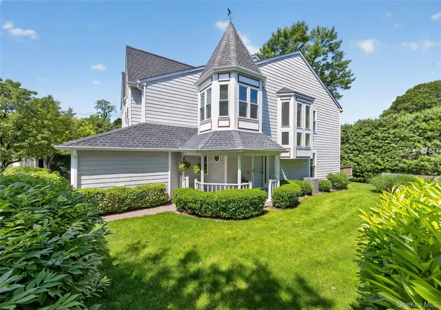 1st image of 4 Parkridge Ct, Huntington, NY 11743 | MLS# 1007943