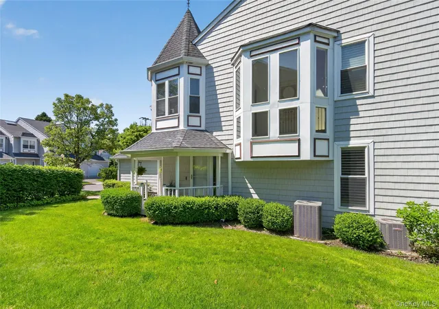 25th image of 4 Parkridge Ct, Huntington, NY 11743 | MLS# 1007943