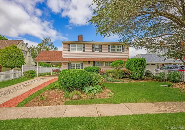 3rd image of 20 Flagstone Ln, Hempstead, NY 11590 | MLS# 1007962
