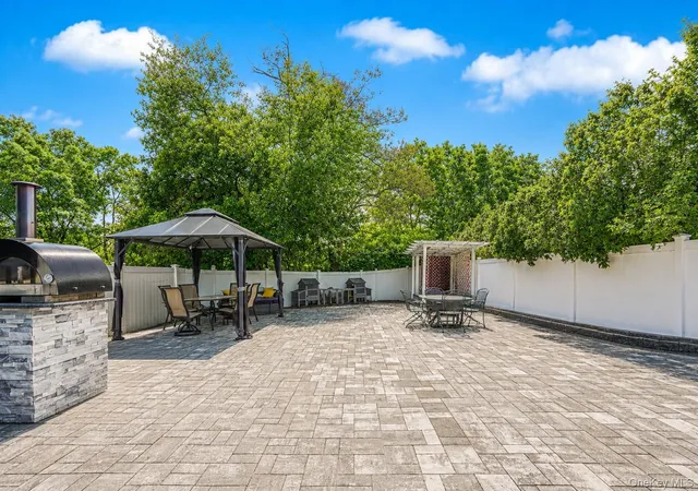 Photo 1 of Sale Pending at 28 Weiner St, New York, NY 10309 | MLS# 1007973 | Listing updated on 2026-09-15