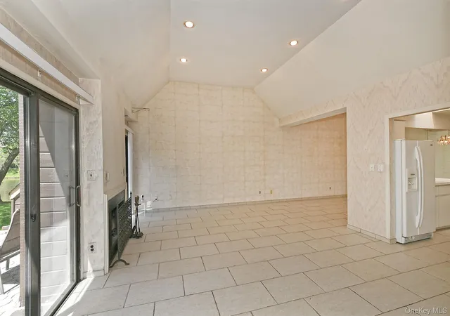 5th image of 161 Southgate Dr, Massapequa Park, NY 11762 | MLS# 1008002