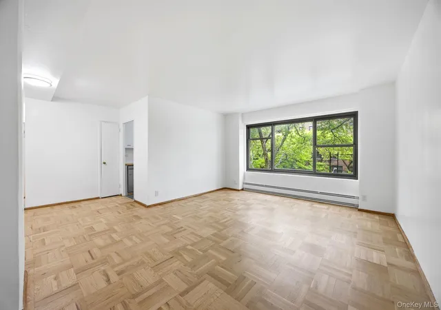 Photo 3 of Sale Pending at 33 52 Crescent St #4C, Astoria, NY 11106 | MLS# 1008048 | Listing updated on 2026-08-28