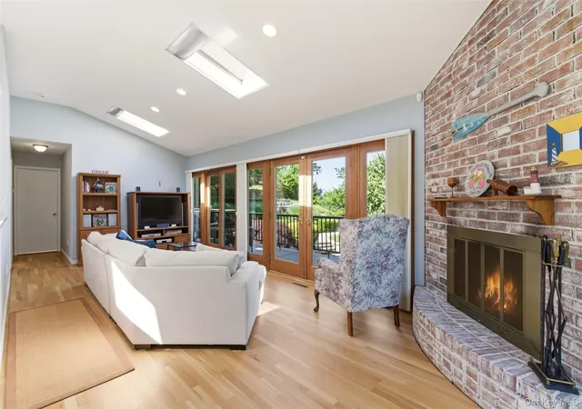 4th image of 54 Westview Rd, Huntington, NY 11768 | MLS# 1008054
