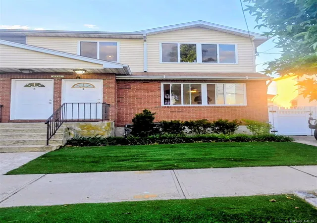 Homes for sale in New York, NY | 6226 Elizabeth Rd, New York, NY 11692 | MLS# 1008063