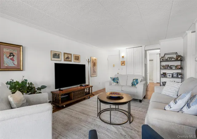 4th image of 1085 Warburton Ave, Yonkers, NY 10701