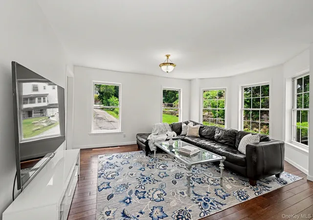Photo 3 of Single family home for sale at 243 Kings Fry Rd, Verplanck, NY 10596 | MLS# 1008088 | Listing updated on 2026-07-26