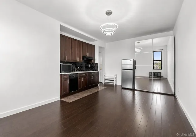 Photo 3 of Sale Pending at 7101 Colonial Rd #L5D, Brooklyn, NY 11209 | MLS# 1008093 | Listing updated on 2026-07-10