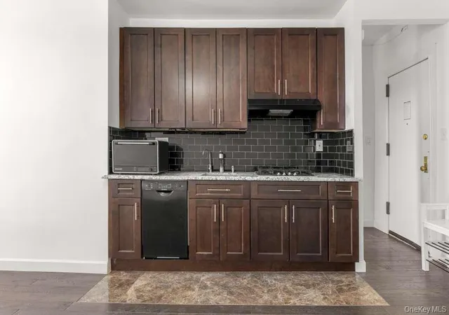 Photo 3 of Sale Pending at 7101 Colonial Rd #L5D, Brooklyn, NY 11209 | MLS# 1008093 | Listing updated on 2026-07-10