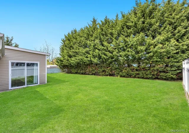 2nd image of 213 Hillcrest Dr, Hempstead, NY 11783 | MLS# 1008095