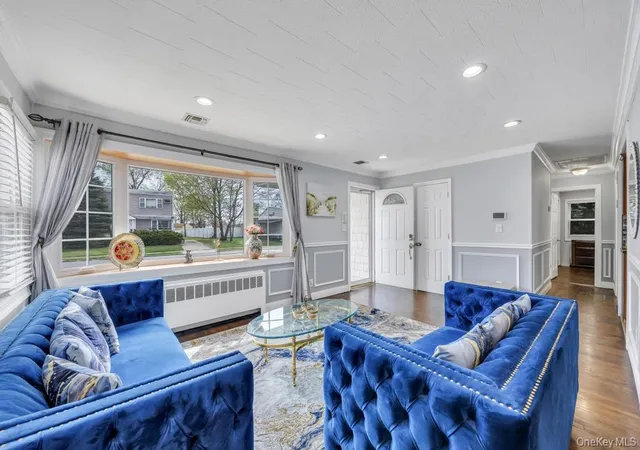 5th image of 213 Hillcrest Dr, Hempstead, NY 11783 | MLS# 1008095